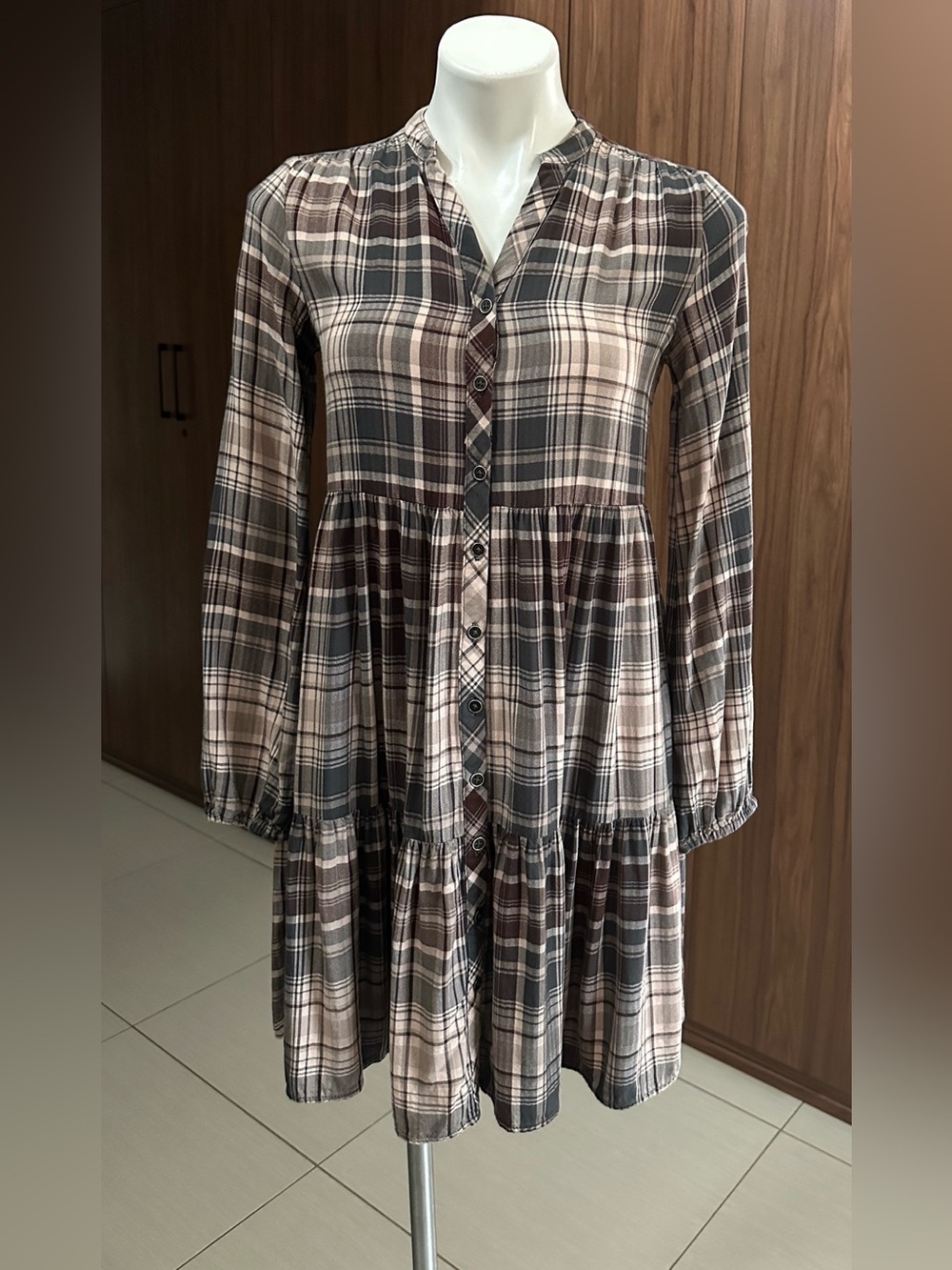 Knox Rose Plaid Long-Sleeve Tiered Mini Dress X-SMALL - Picture 4 of 14